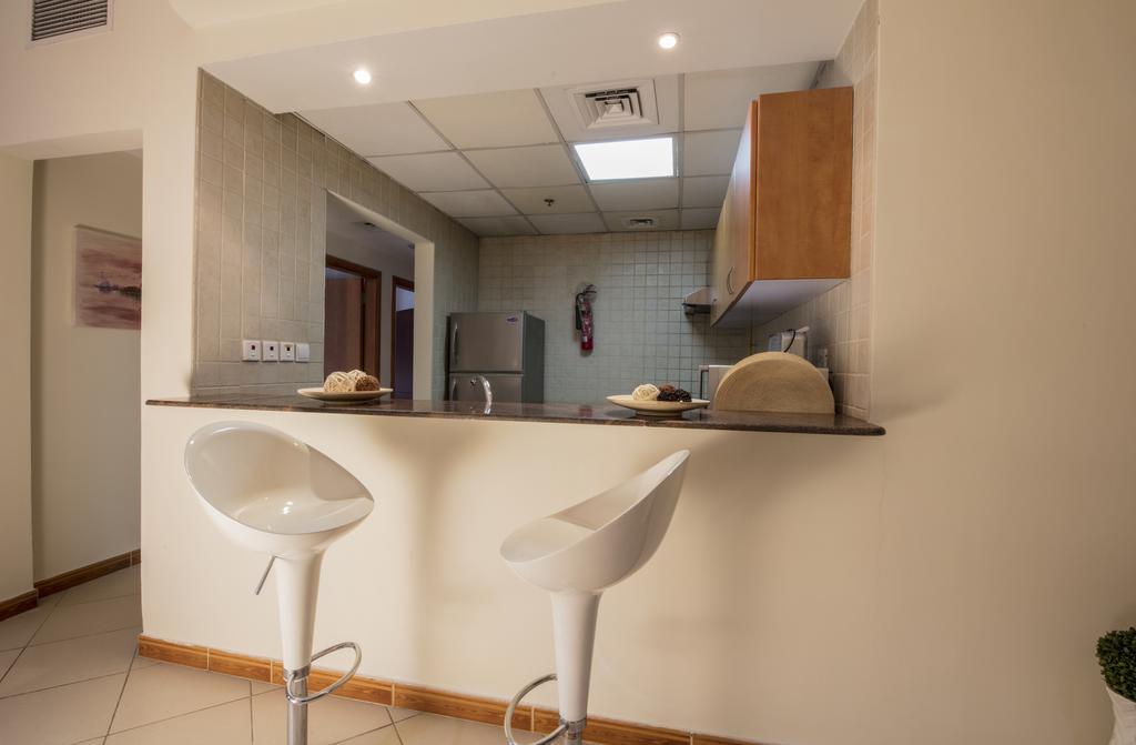 Apartment Two Bedroom With Sea View - Marina Diamond 4