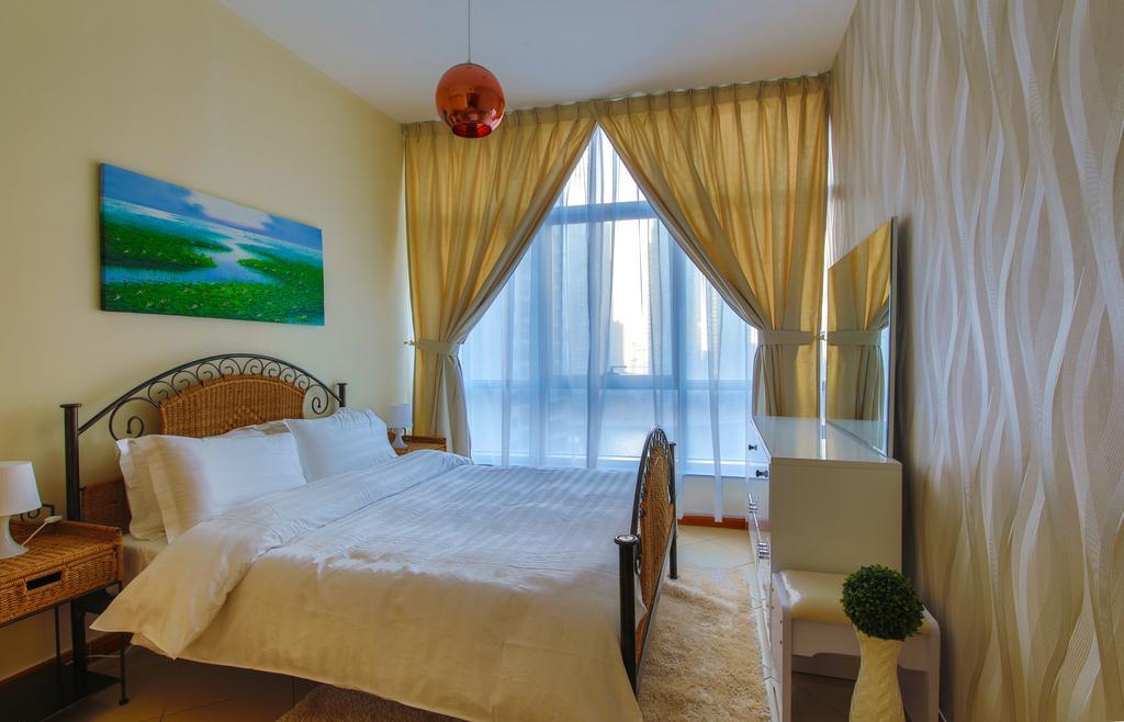 Apartment Two Bedroom With Sea View - Marina Diamond 4 Dubai
